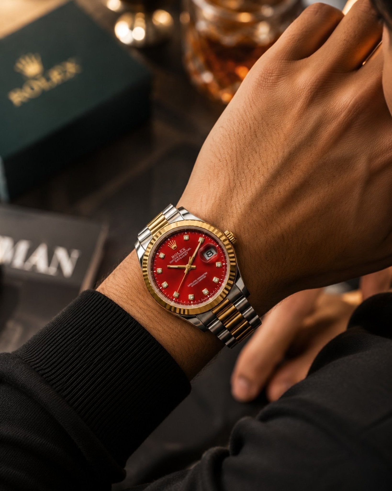 Luxury Red Dial Automatic Men's Watch | ہر نظر آپ پر ٹھہر جائے - zkrmart